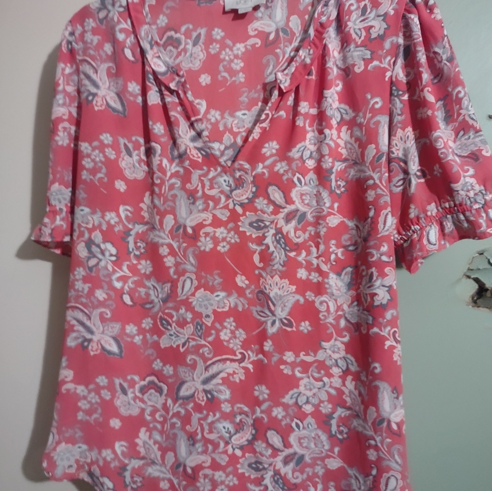 Loft New Salmon Pink Floral Blouse size‎ medium